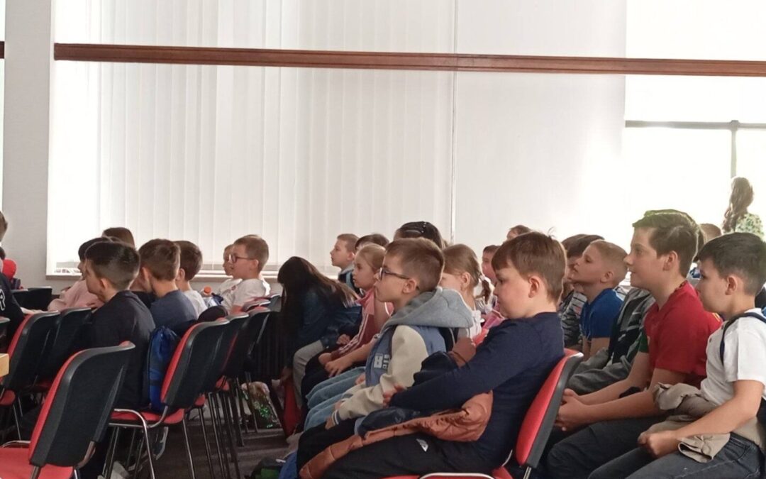 Kazalište i Gradska knjižnica u Slavonskom Brodu